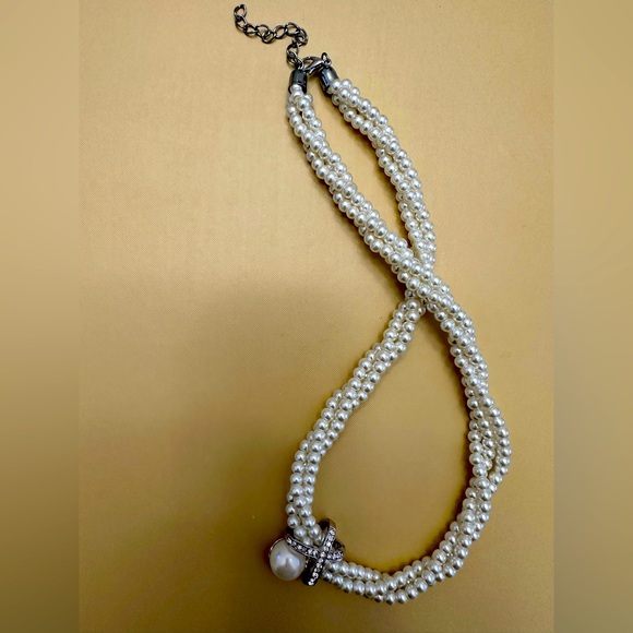 Faux Pearl Necklace with Rhinestone Accent - Elegant Statement Piece $5 - Picture 1 of 4